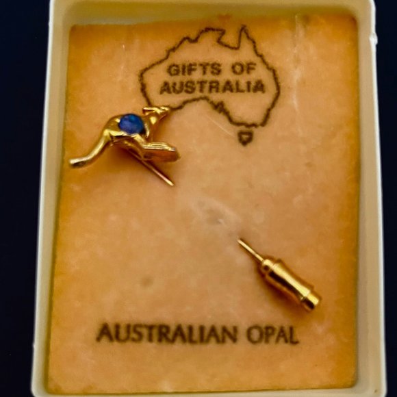 VINTAGE OPAL KANGAROO STICK PIN, Souvenir from Australia Gold Tone, Original Box - Picture 3 of 4
